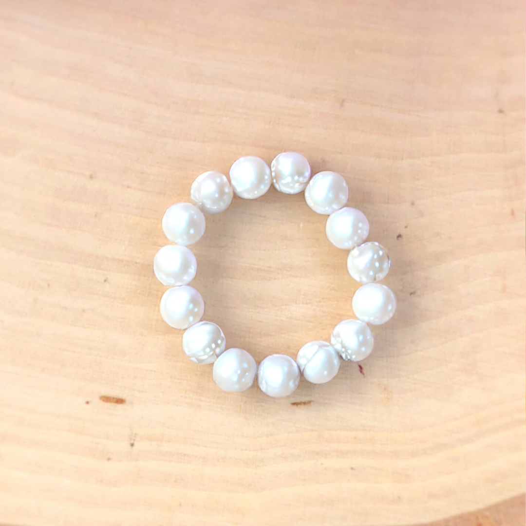 WHITE PEARL RING