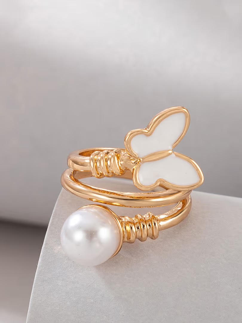 BUTTERFLY WITH PEARL RING